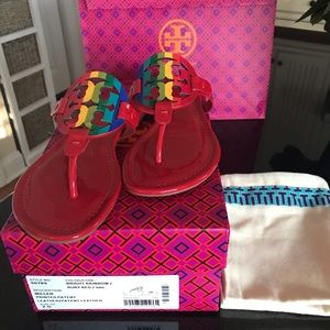 Tory Burch Brand NWT Ruby Red Rainbow S-7.5